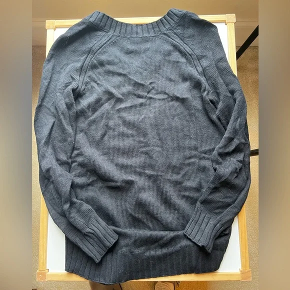 Old Navy Maternity Sweater - Picture 7 of 7